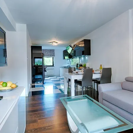 Apartament *