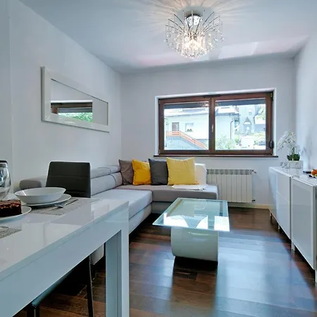 Apartament *