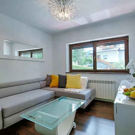 Apartament *