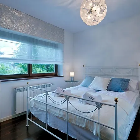 Apartament *